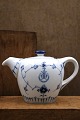 K&Co. presents: 
Bing & 
Grondahl Blue / 
Fluted teapot 
with logo from 
Hotel 
D`Angleterre...