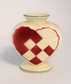 Lundin Antique 
presents: 
Aluminia 
heart red. 
Height 7.5 cm.
