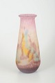 L'Art presents: 
Muller 
Frères, 
Luneville
Art Deco art 
glass vase, 
1930s.