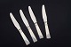 L'Art presents: 
Georg 
Jensen
4 dinner 
knives, “Acadia 
/ Blok”.
Sterling 
silver and 
stainless 
steel, 1944–51.