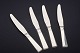 L'Art presents: 
Georg 
Jensen
4 dinner 
knives, “Acadia 
/ Blok”.
Sterling 
silver and 
stainless 
steel, 1933–44.