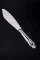 L'Art presents: 
Georg 
Jensen
Cake knife, 
“Acorn / 
Konge”.
Sterling 
silver and 
stainless 
steel, after 
1944.