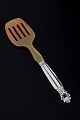 L'Art presents: 
Georg 
Jensen
Sardine fork, 
“Acorn / 
Konge”.
Sterling 
silver, 
1933–44.