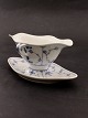 Middelfart 
Antik presents: 
Royal 
Copenhagen blue 
fluting sauce 
bowl 1/202