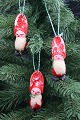K&Co. presents: 
Old Santa 
Claus made of 
cotton and felt 
to hang on the 
Christmas tree.