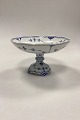 Danam Antik 
presents: 
Royal 
Copenhagen Blue 
Fluted Halflace 
bowl on high 
foot No.710