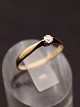 Middelfart 
Antik presents: 
14 carat 
thin solitaire 
gold ring with 
diamond