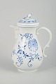 L'Art presents: Meissen Blue Onionlarge coffee pot, c. 1900.