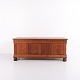 Osted Antik & 
Design 
presents: 
Chest / 
Sideboard – Oak 
– Carved 
Details – Round 
Legs – c. 1920s
Great 
condition

