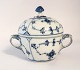 Lundin Antique 
presents: 
Royal 
Copenhagen. 
Blue fluted, 
plain. Sugar 
bowl. Model 
244. Height 11 
cm. (2 quality)