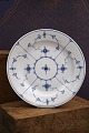 K&Co. presents: Antique Blue Fluted Plain Dinner Plate from Royal Copenhagen from 1820-50. Dia.: 24.5cm.