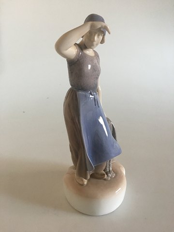Bing & Grondahl Figurine Girl with fishnet No 2036