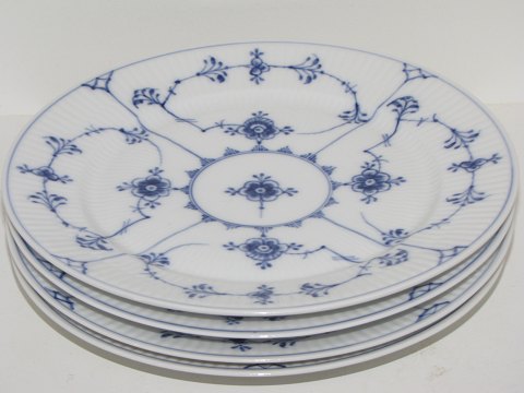 Blue Fluted Plain
Extra flat dinner plate 22.8 cm. #184