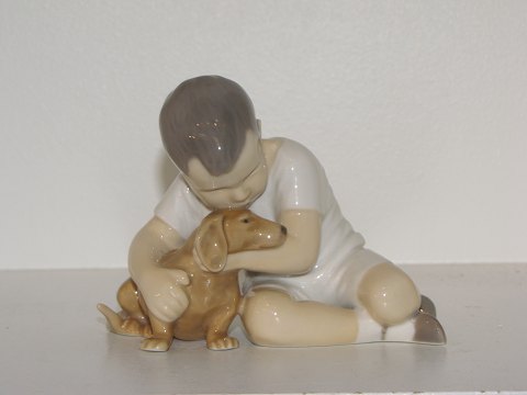 Bing & Grondahl figurine
Boy with dachshund