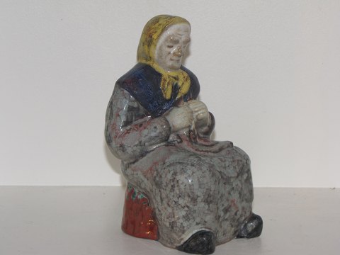 Michael Andersen keramik
Figur af siddende dame