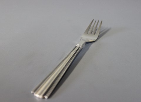 Lunch fork in Margit, silver plate.
5000m2 showroom.