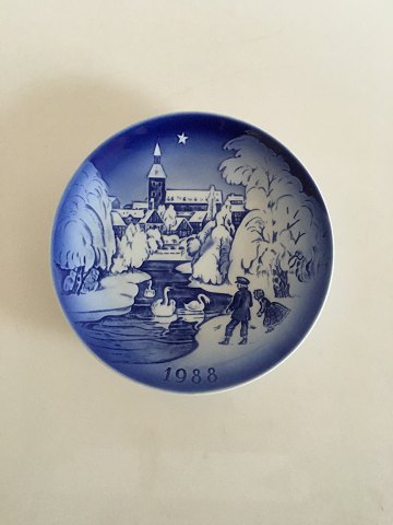 Desirée H.C. Andersen Fairytale Christmas Plate 1988. "The Bell Deep, Odense"