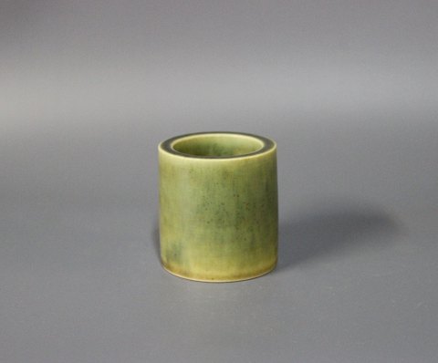 Lille keramik krukke/vase i grønne farver af Saxbo, nr.: 78.
5000m2 udstilling.