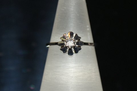 White gold ring with the diamond 8 Karat