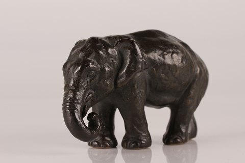 L. Hjorth
Elephant
of stoneware