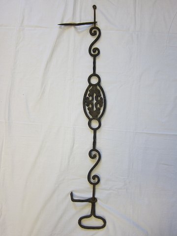 Bell pull/bell wire made of wrought iron, antique
The bell pull was placed outside the house and was used for ringing the bell by 
the door
Beautiful and very dekorative