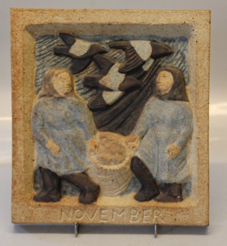 Dansk Stentøj B&G 7111 November relief  23,5 cm, Karl Otto Johansen