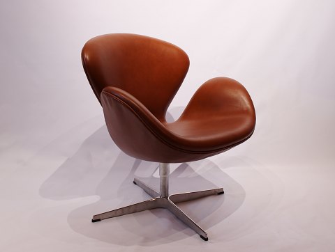 Svane stolen, model 3320, designet af Arne Jacobsen i 1958 og produceret af 
Fritz Hansen i 2015.
5000m2 udstilling.