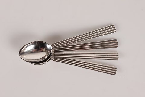 Georg Jensen
Bernadotte
of sterling silver
Tea Spoon
L 12,5 cm