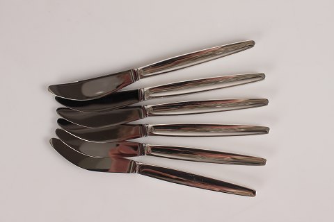 Georg Jensen
Cypres cutlery
Knives
L 17,4 cm
