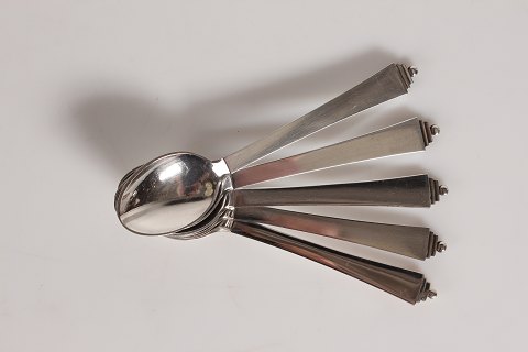 Georg Jensen
Pyramid flatware 
of sterling silver
Coffeespoons 
L 10,6 cm