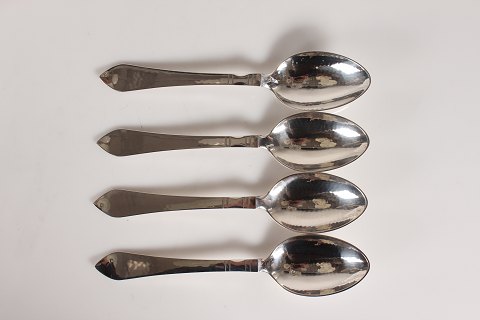 Georg Jensen
Continental
Dessert Spoons
L 17 cm