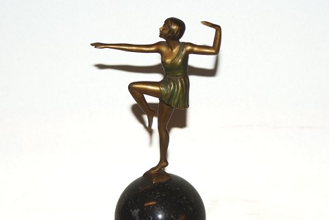 Bronze Figur MARA
Dansende Pige på Marmor fod