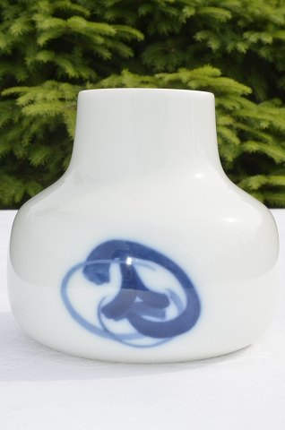 Bing & Grondahl Koppel blue Vase   686