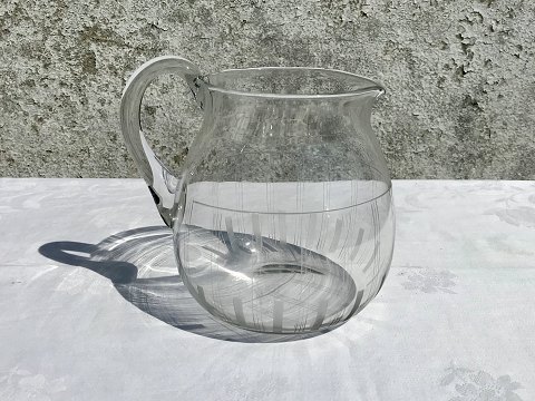 glass Pitcher
With tangent grinding
* 275 kr