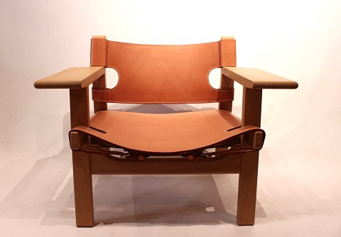 The Spanish chair, model BM2226, designed by Børge Mogensen in 1958.
5000m2 showroom.