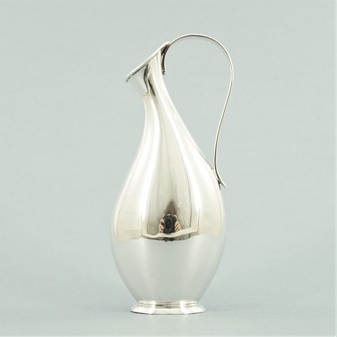 Hugo Grün; A small pitcher/vase of sterling silver, 1960