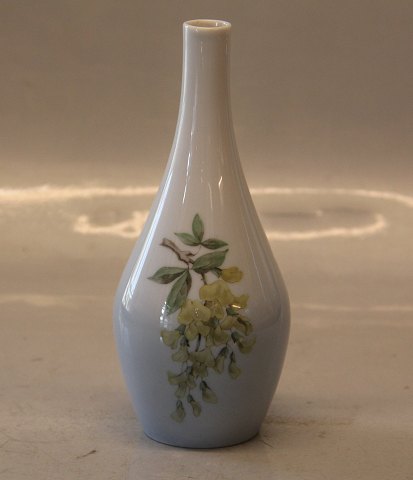 B&G Porcelain B&G 62-8 Yellow Flower Laburnum Vase 17 cm
