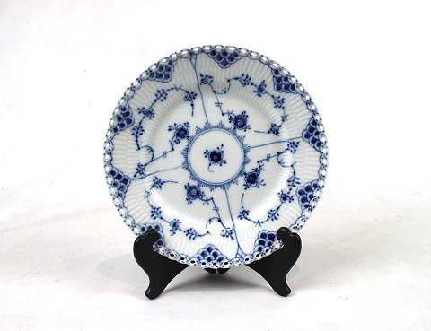 Royal Copenhagen blue fluted lace lunch plate, no.: 1/1086.
5000m2 showroom.
