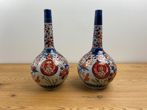 Pair of beautiful Japanese Imari vases, late Meiji period, circa 1900