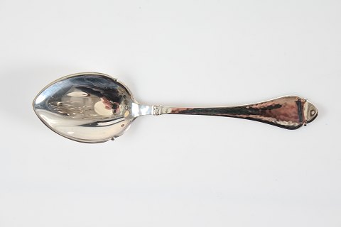 Bernstorff Sølvbestik
Lang marmeladeske
L 18,4 cm
