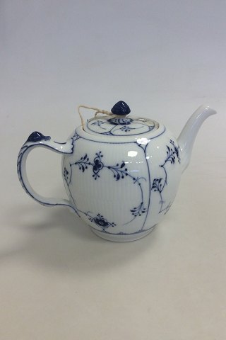 Royal Copenhagen Blue Fluted Plain Teapot No 259