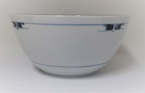 Royal Copenhagen. Gemina. Design Gertrud Vasegaard. Salad Bowl. Model 14620. (1 
sorting).