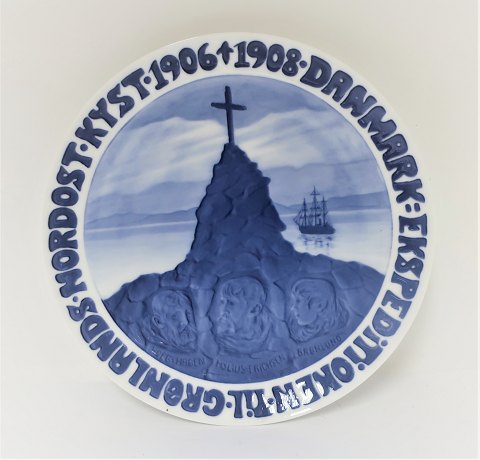 Royal Copenhagen. Memorial Plate # 94. The Danish Expedition to the Northeast 
Coast of Greenland 1906-1908. 1909. Diameter 23 cm.