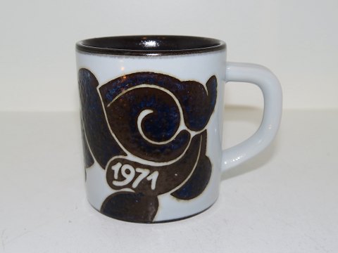 Royal Copenhagen
Small year mug 1971