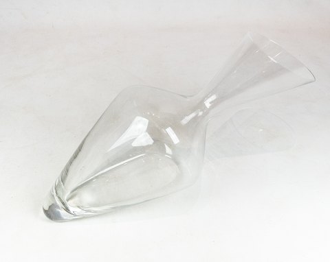 Decanter made of glass for 
oxygenation of wine.
5000m2 showroom.
