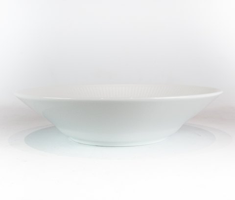 Bowl white fluted no.: 606 by Royal Copenhagen.
5000m2 showroom.
