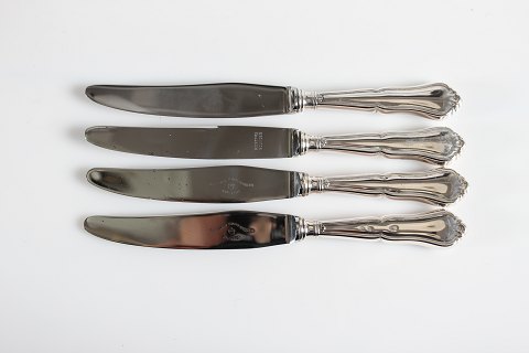 Rita Sølvbestik
 
Frokostknive m/langt blad
L 20,5 cm
