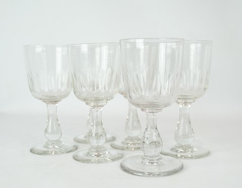 Set of six Magrethe the 7th wine glass, in great used condition from the 1910s.
5000m2 showroom.
