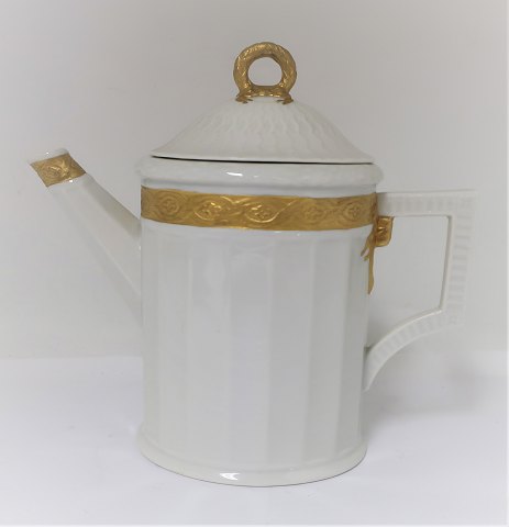 Royal Copenhagen. Fan with gold. Small coffee pot. Model 11547. Height 17 cm. (1 
quality)