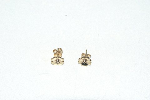 Elegant earrings in 14 carat gold